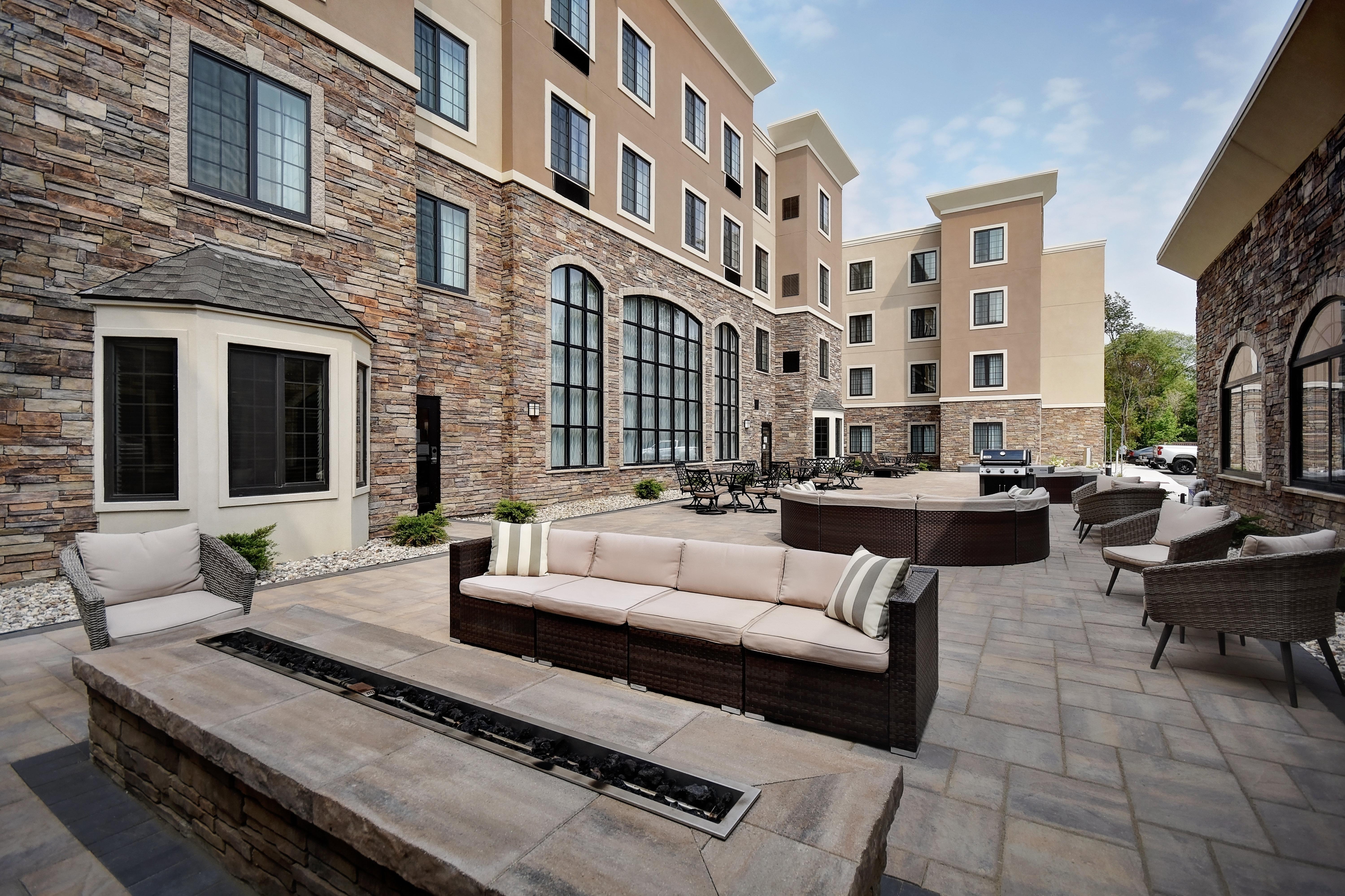 Staybridge Suites - Holland By Ihg Exterior foto