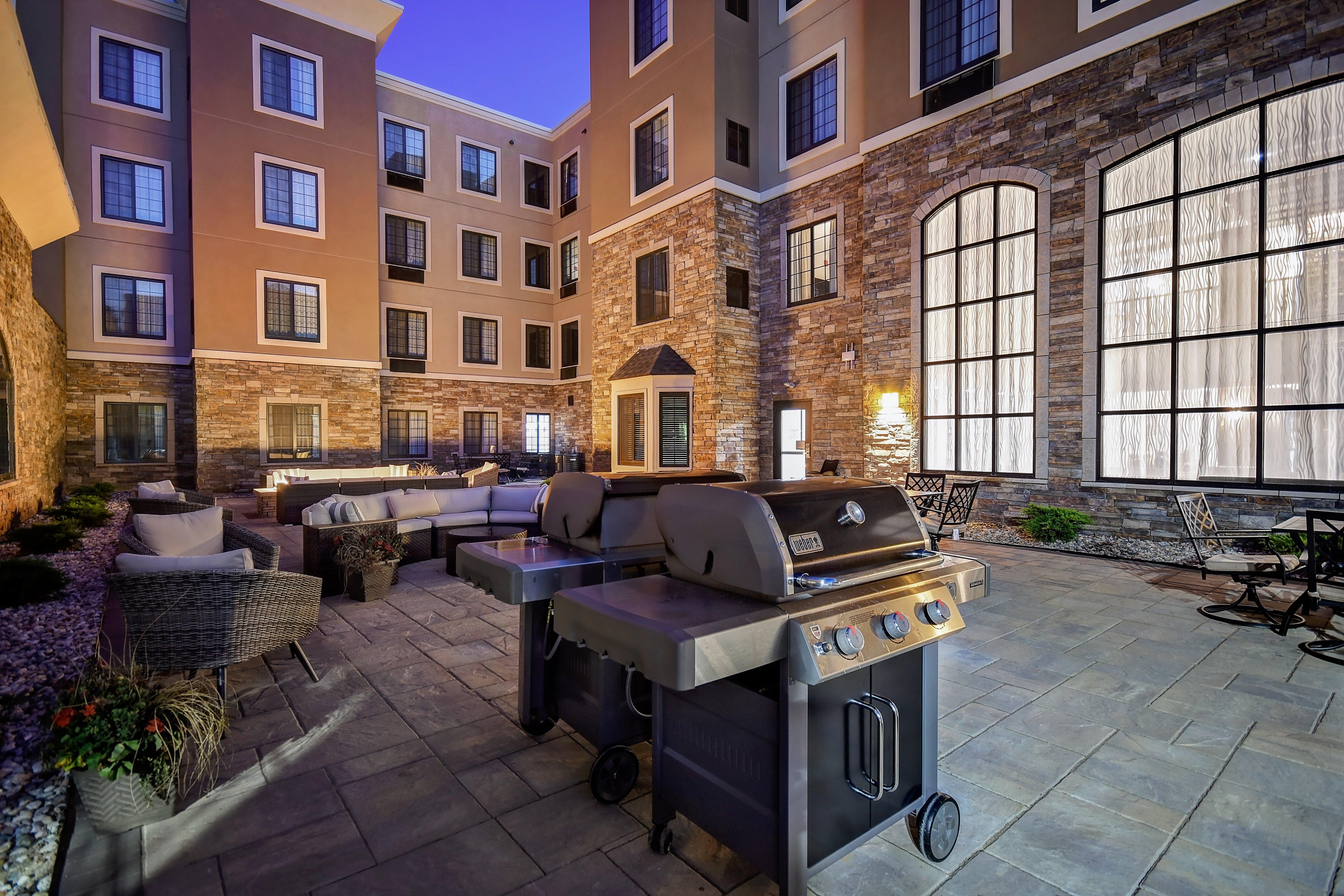 Staybridge Suites - Holland By Ihg Exterior foto