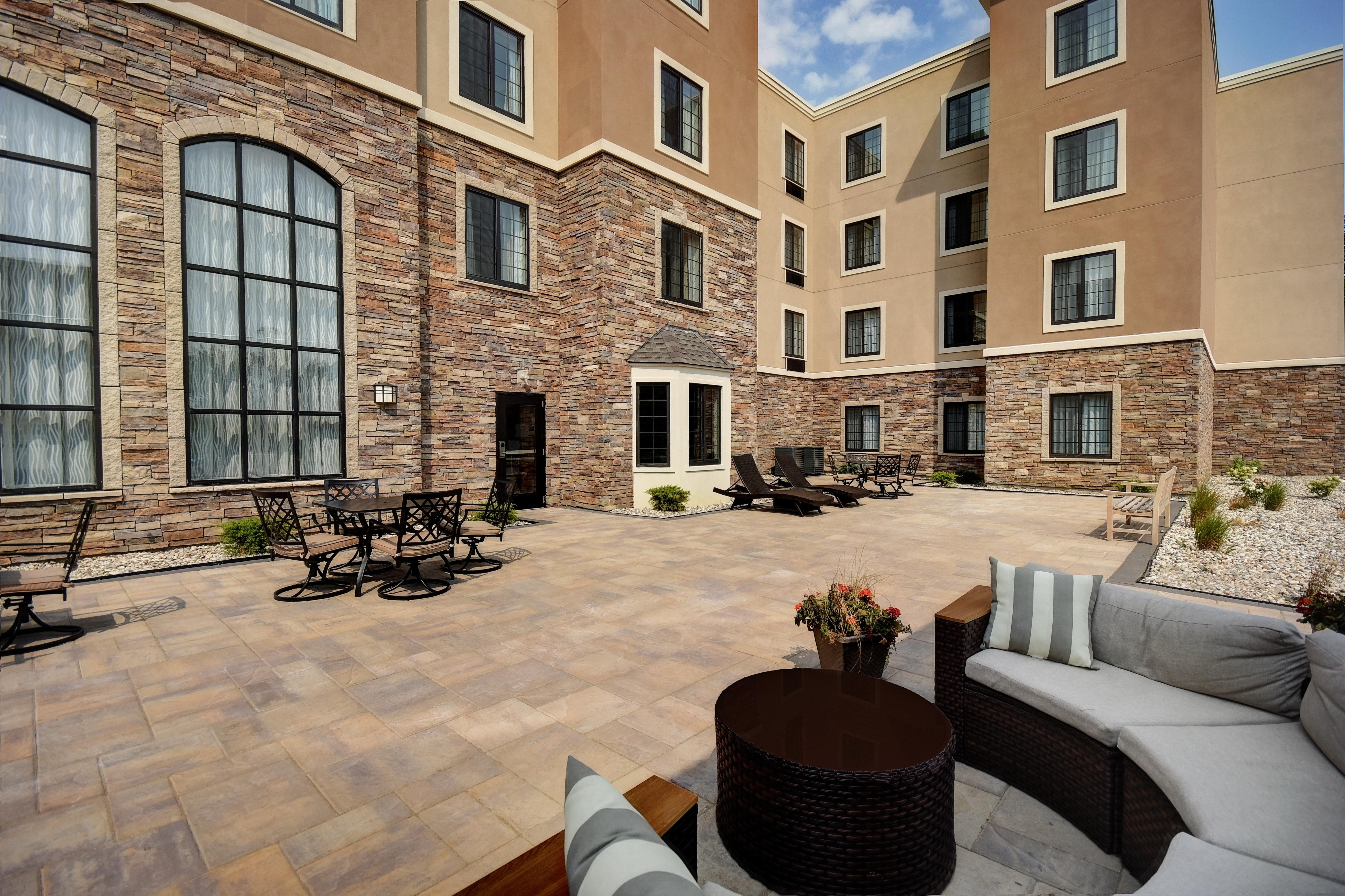Staybridge Suites - Holland By Ihg Exterior foto